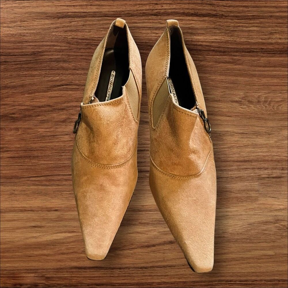 Donald J Pliner Tan Suede Pointed Toe Zip Shootie Heels Women’s 6.5M